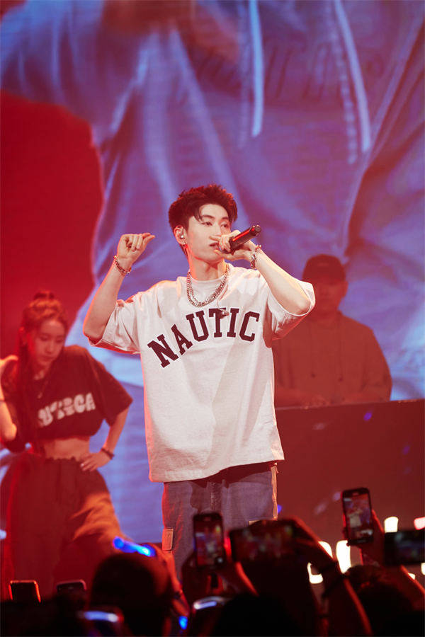 aj赖煜哲上海专场live 献唱nautica白帆品牌单曲《oh my gosh》首秀