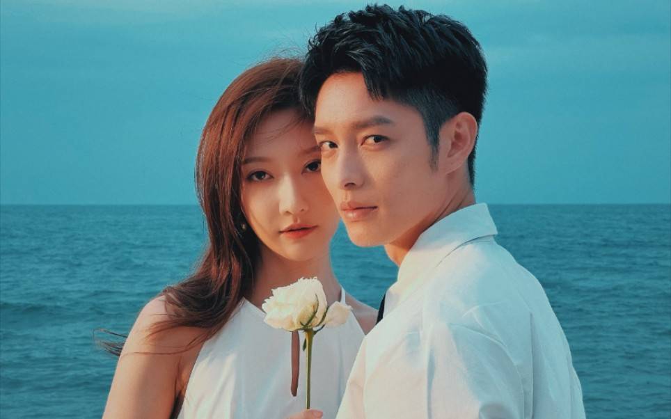 图片来自网络女演员余玥一人饰演两角——双胞胎姐妹.