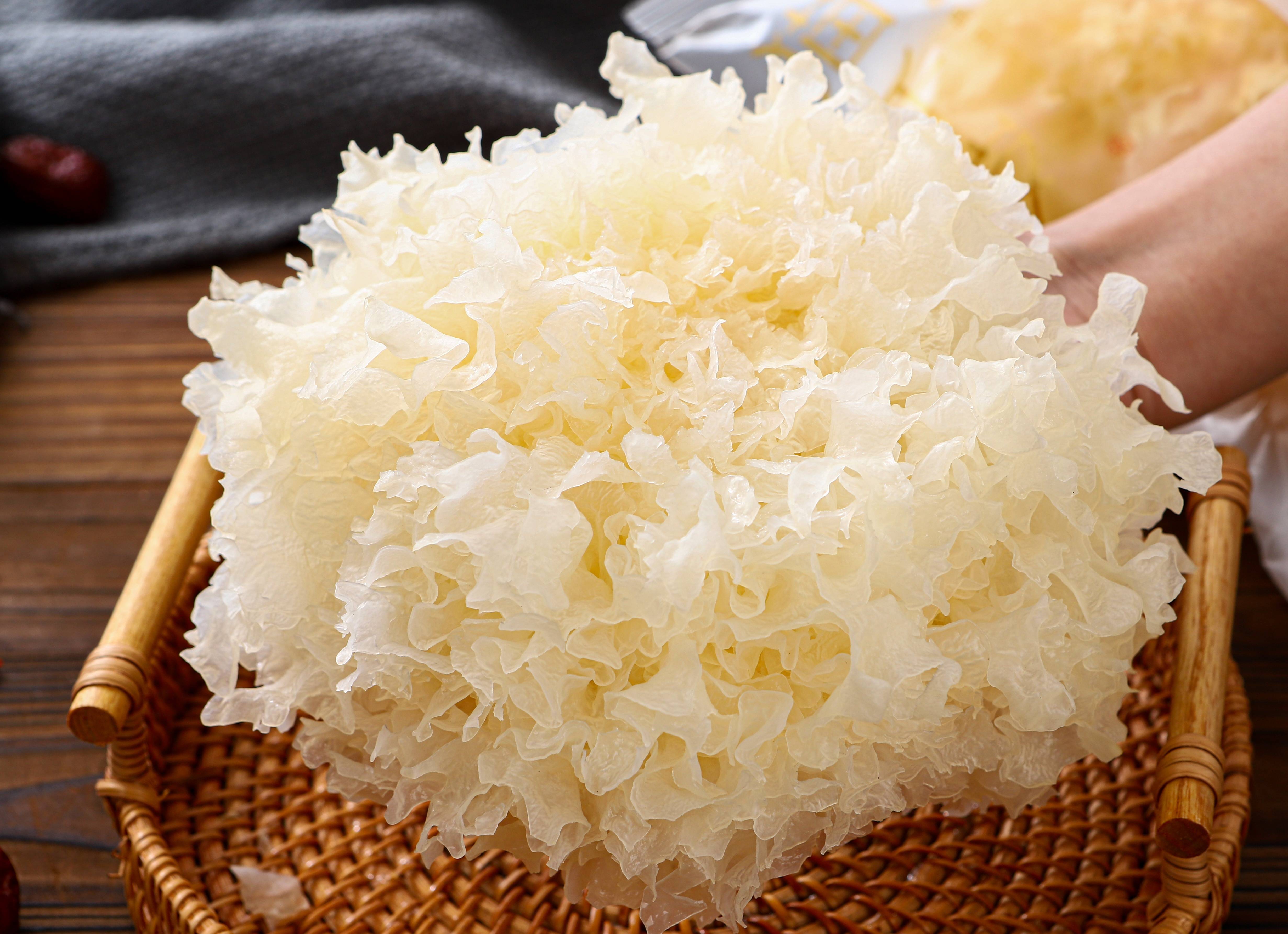 香油,花椒辅料:木耳,胡萝卜,花生米,香菜,大蒜,干辣椒食材:猫千岁有机