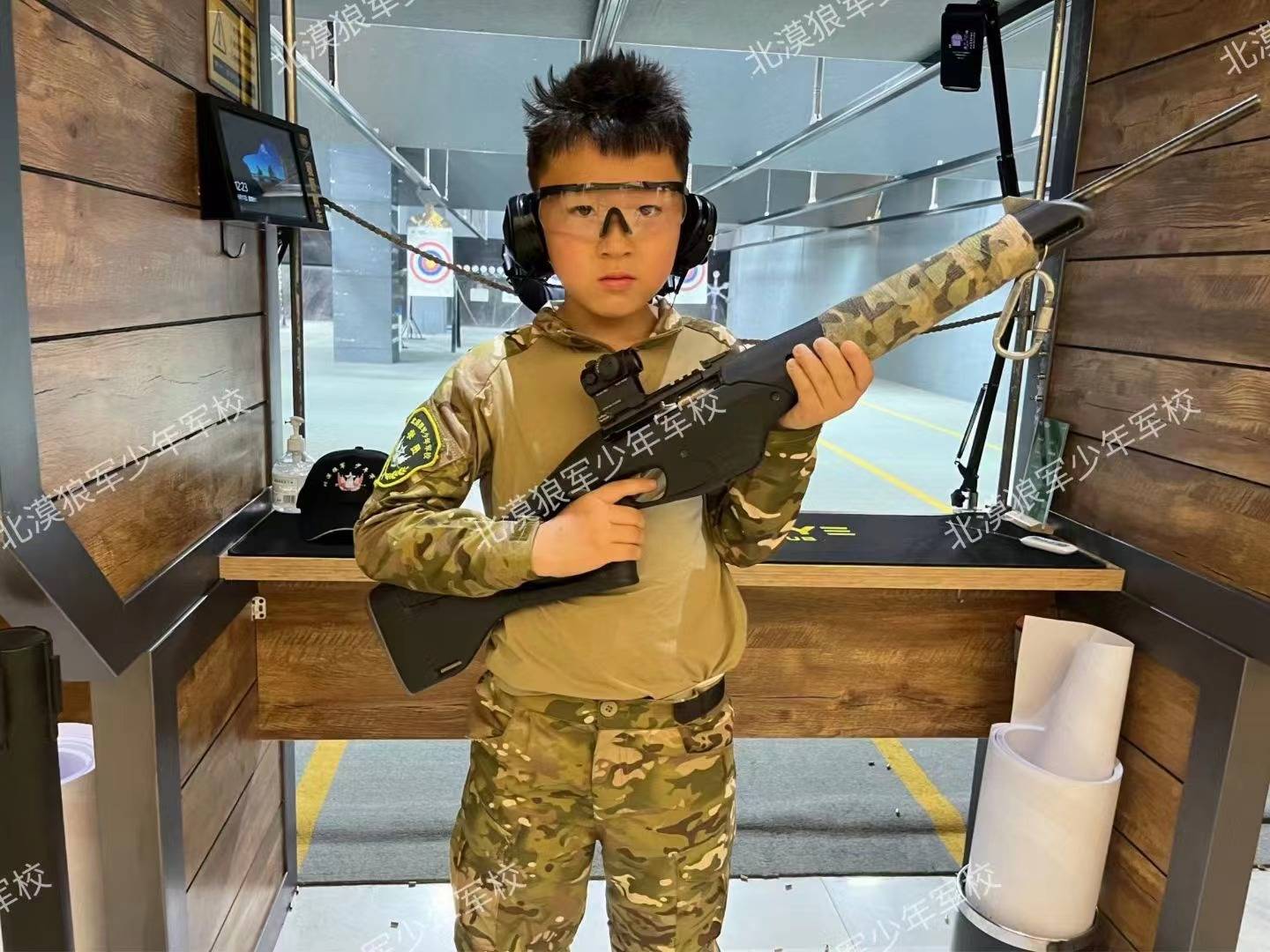甘肃兰州北漠狼军少年军校 记住你现在的样子!
