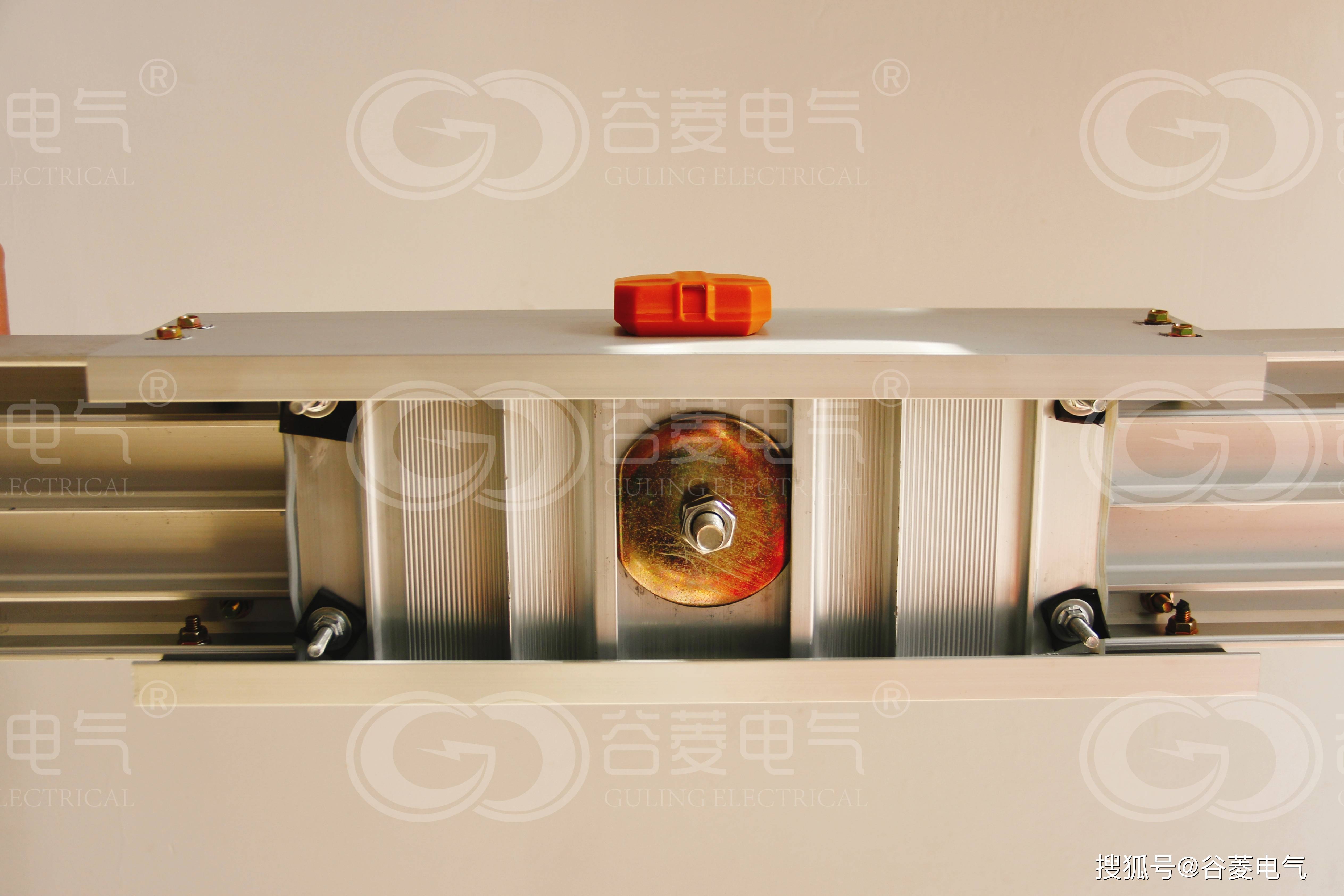 母线槽智能连接器_力矩_隔板_mm