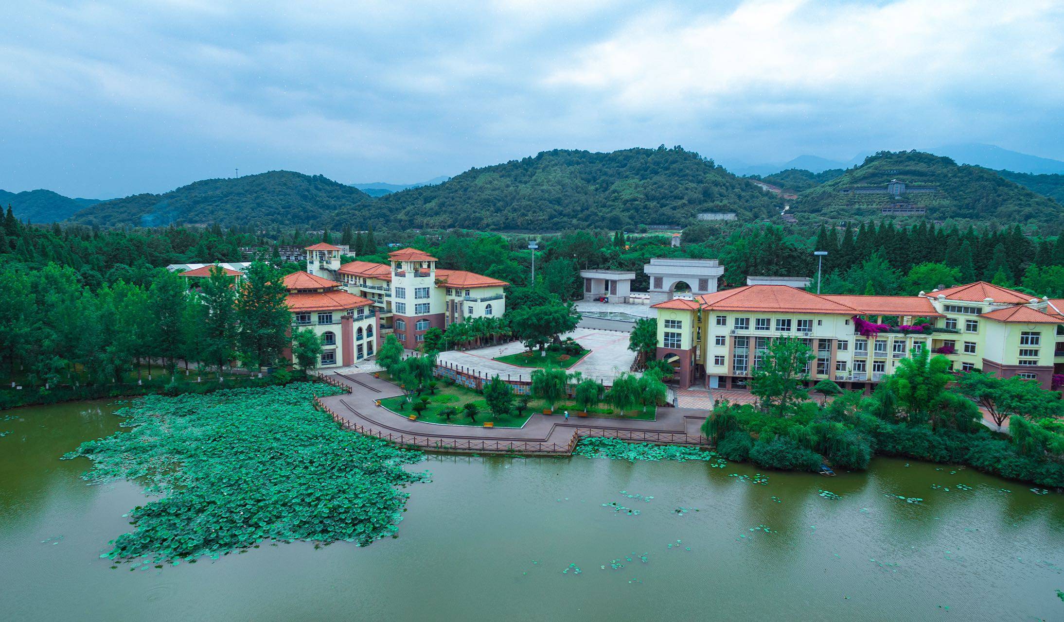 四川外國語大學成都學院本科助學班,不 現在叫