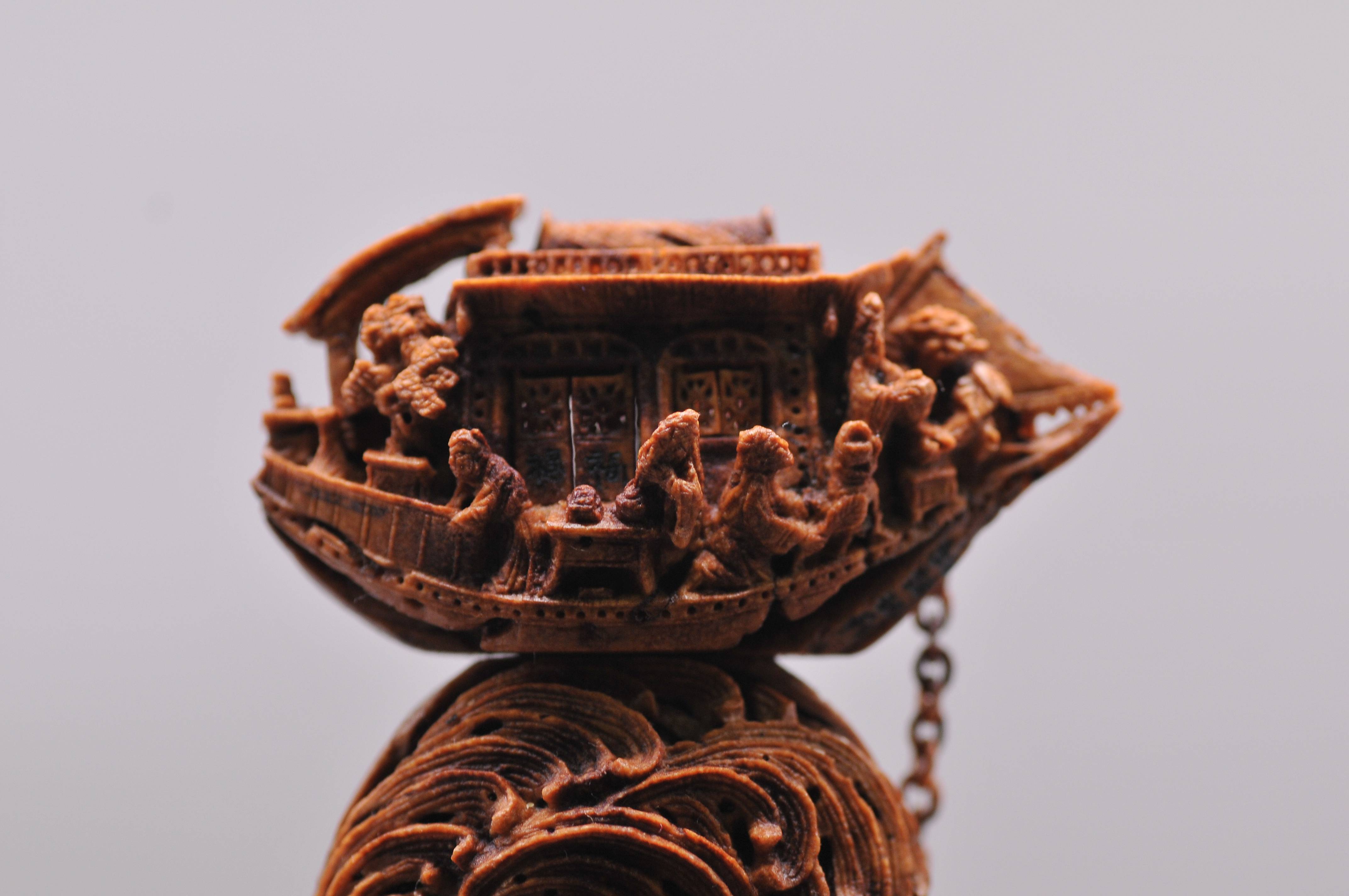 桃核雕刻大师谈栖枫(谈万海)作品-核雕的曙光-搜狐大视野-搜狐新闻