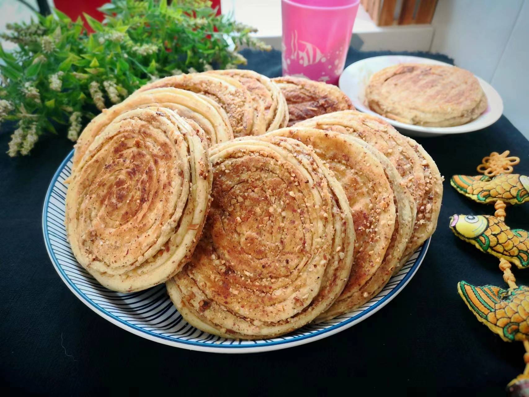 这个饼外面卖5元一个,在家做10元成本做8个,香酥味美,简单实惠_核桃