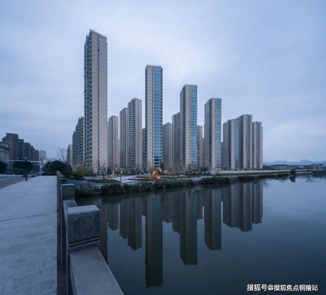 黄岩天元路(旗隆万豪酒店对面)售楼地址:中国·台州·黄岩天元路旗隆