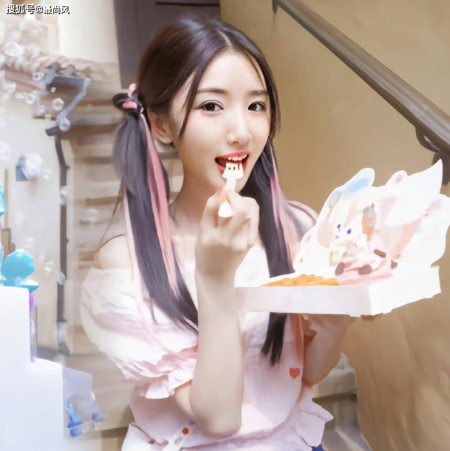 毛晓彤这双马尾造型也太可了!