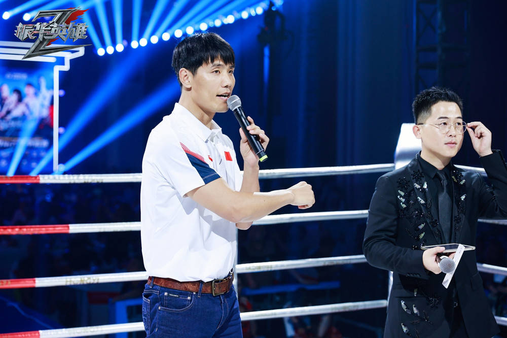 南阳格斗战神李冠君夺得拳王金腰带_比赛_选手_英雄