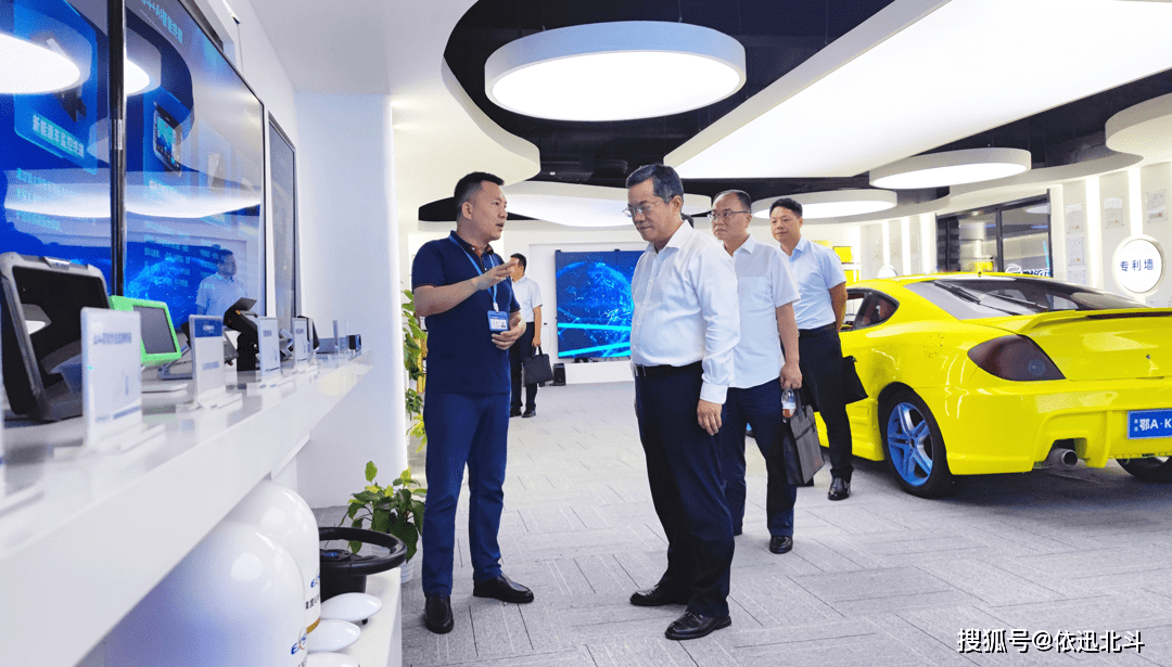 武汉市委常委,统战部部长胡勇政一行调研依迅北斗_发展_企业_智能
