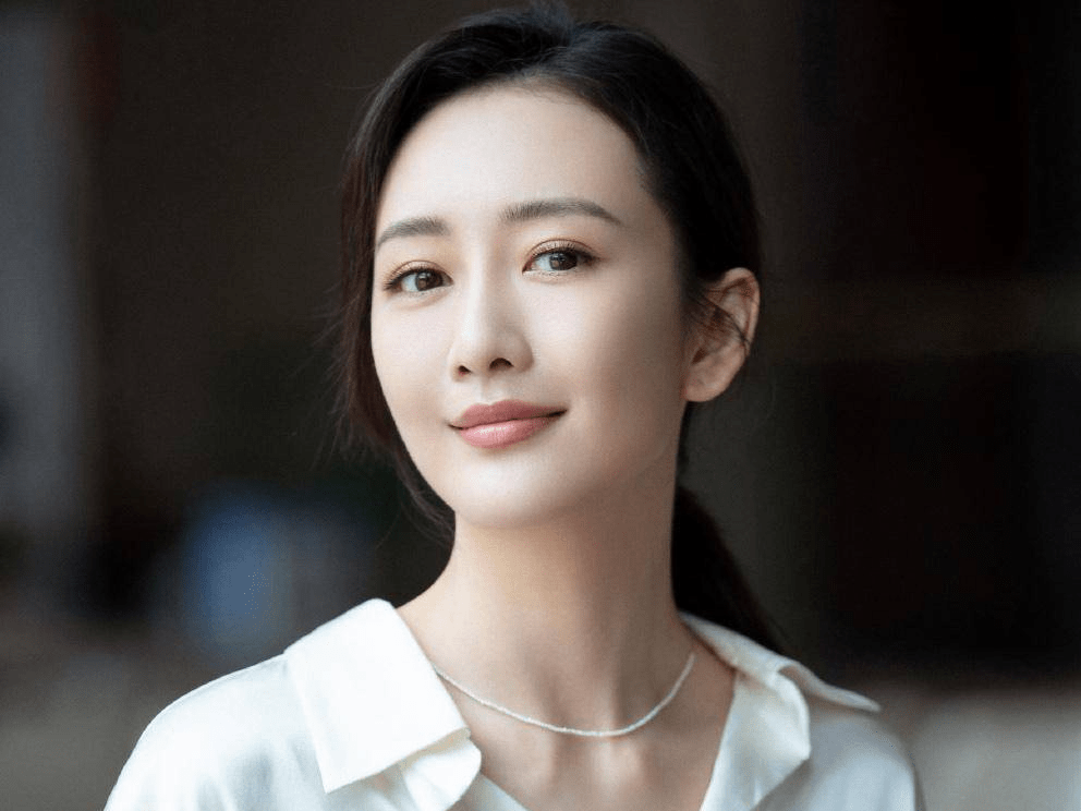 王鸥的面相很有特点_眼睛_头脑_感情