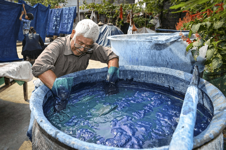 印染起泡如何处理?纺织工业消泡剂解决泡沫无烦恼!_液体_表面_问题