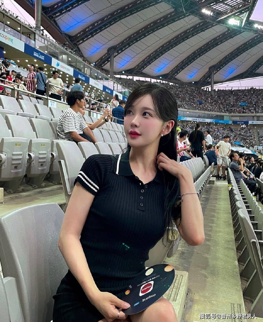 蔡亨源与体育主播热吻照流出 网友:这是真的吗?_音乐_组合_电视剧