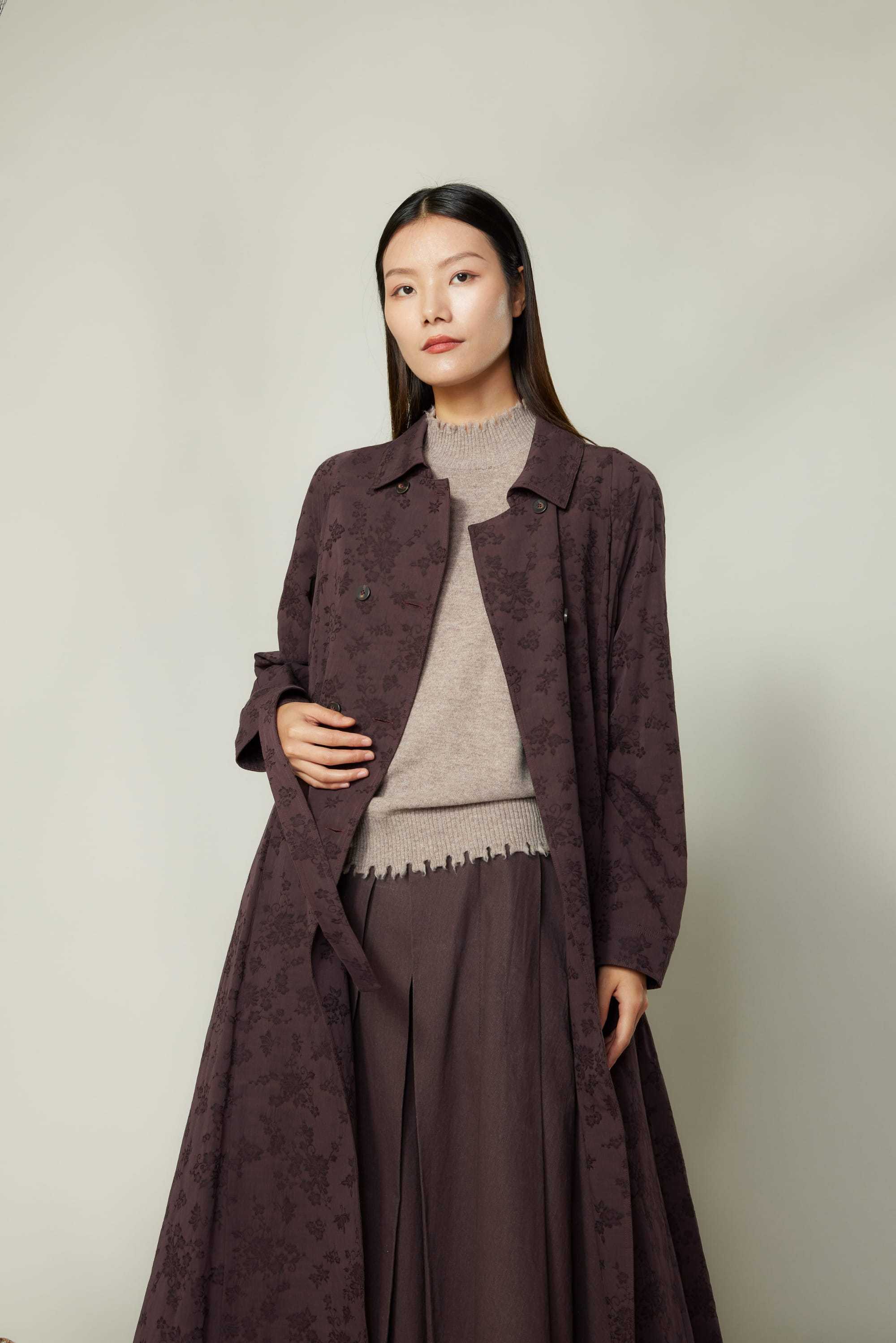 2款暮紫色风衣的穿搭效果_廓形_米可_新品