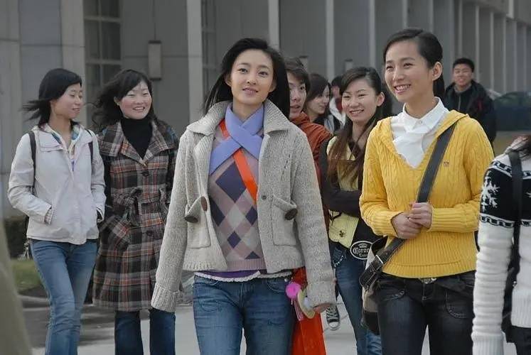 中国内地影视女演员王丽坤经纪公司_合作_同年_都市