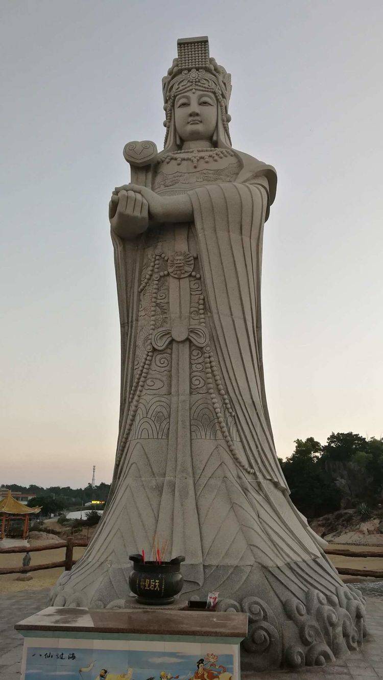 石雕妈祖是佛教的神佛菩萨吗?