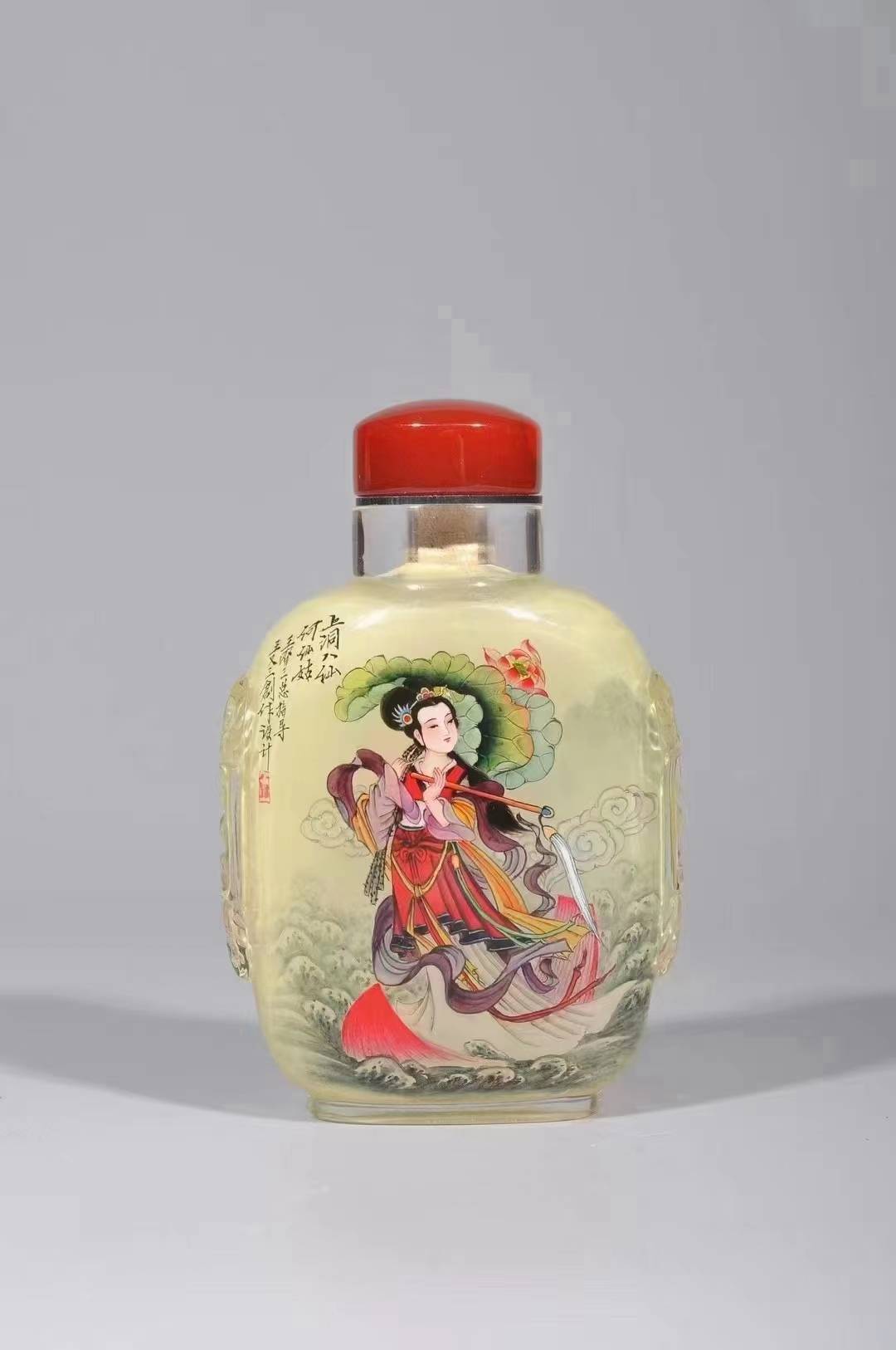 壶身正面绘制铁拐李,钟离权,张果老,蓝采和,何仙姑,吕洞宾,韩湘子,曹