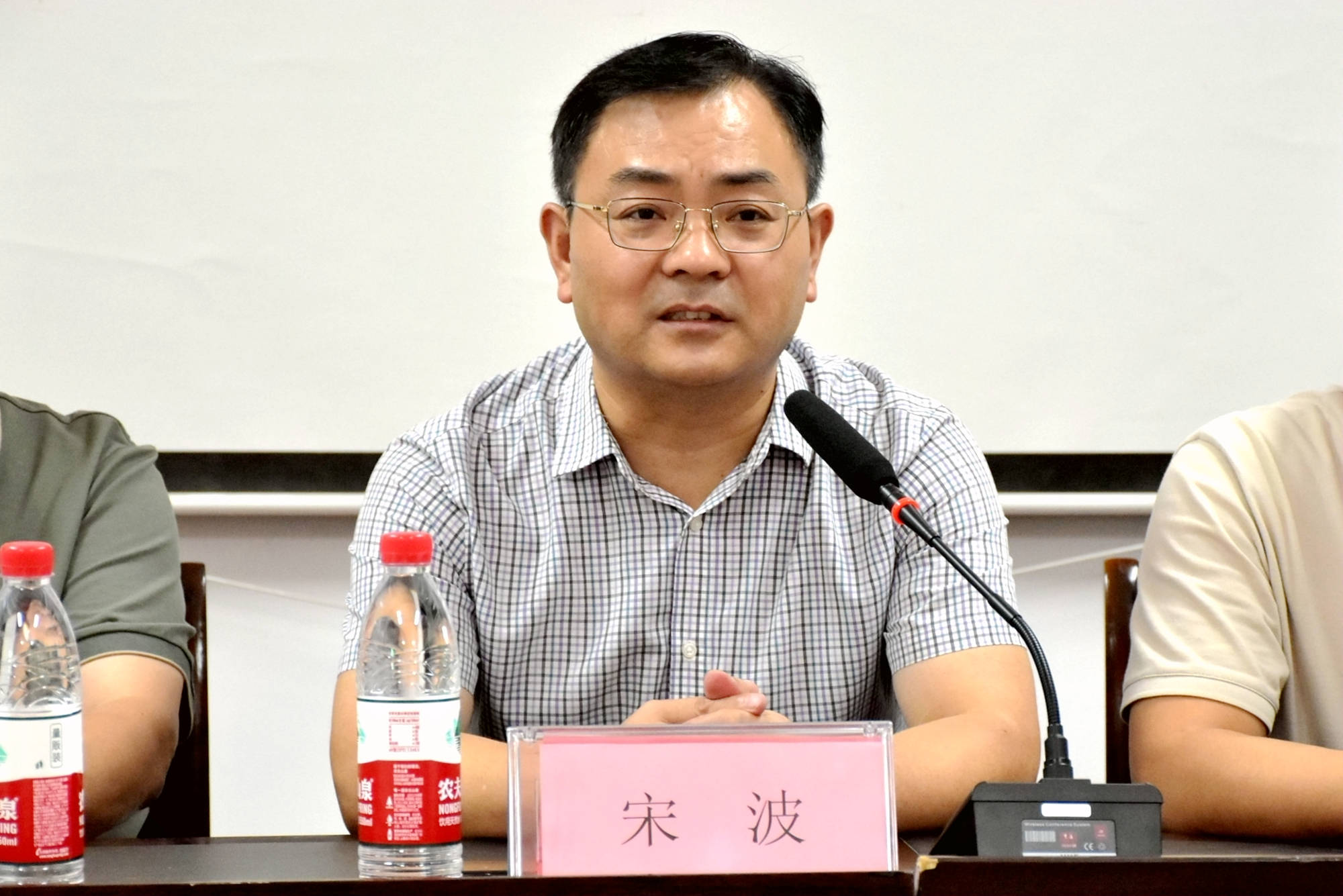 南阳卧龙区:爱心乡贤情系桑梓 捐资助学福泽家乡_吕伟航_崔庄村_教育