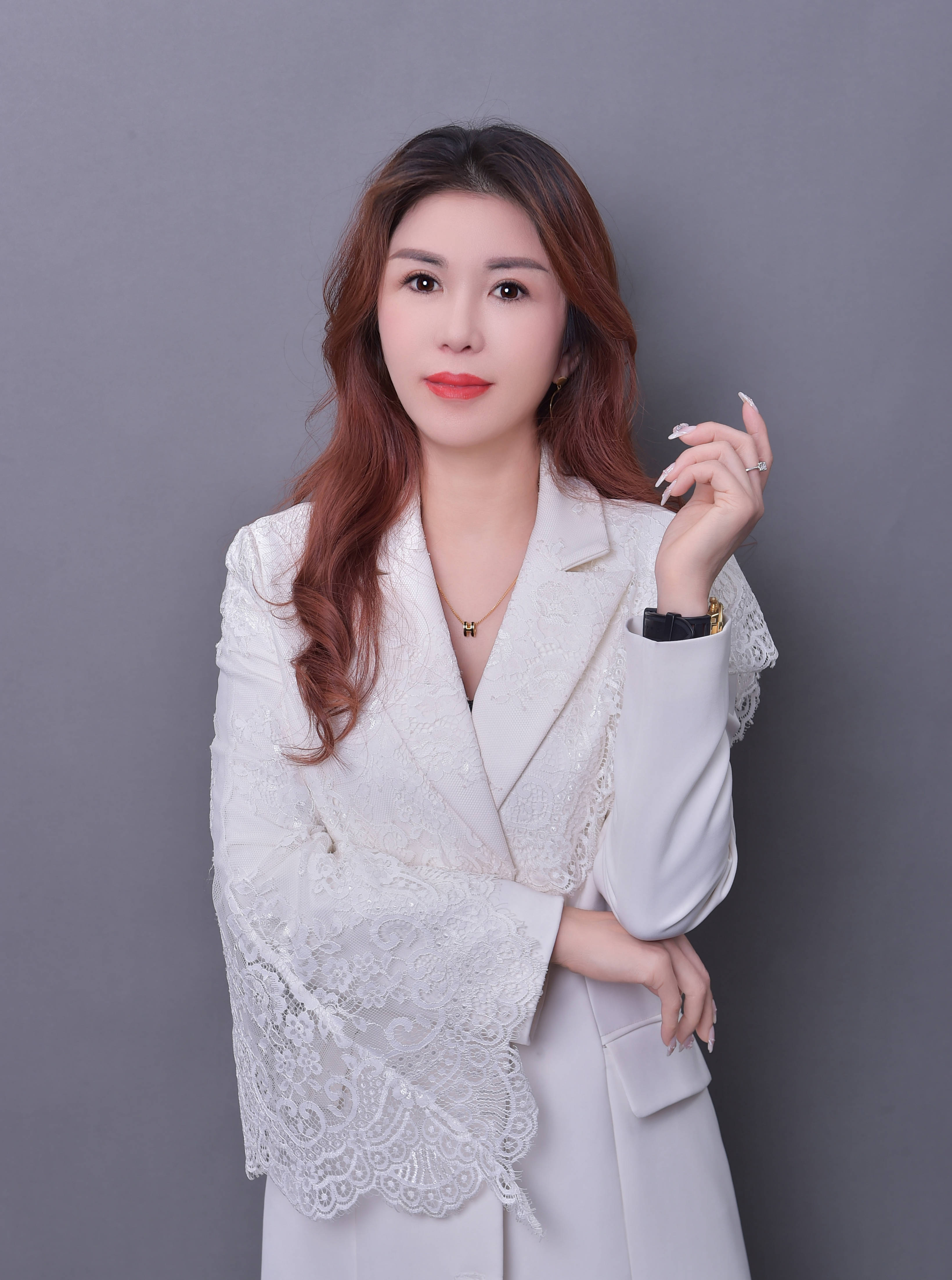 纹绣界的独具匠心,用纹绣技术书写自己的美丽传奇—彭佳怡_国际_客户