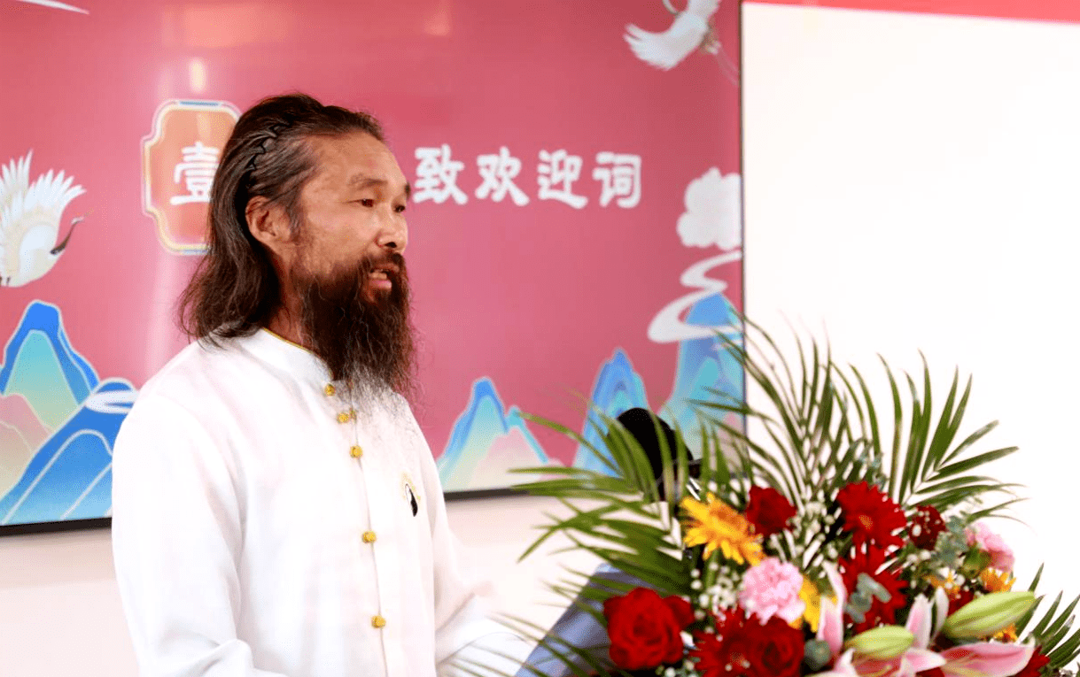 武当道医非遗传承中心院长王彦彬表示:"擦亮武当道医名片,传承武当