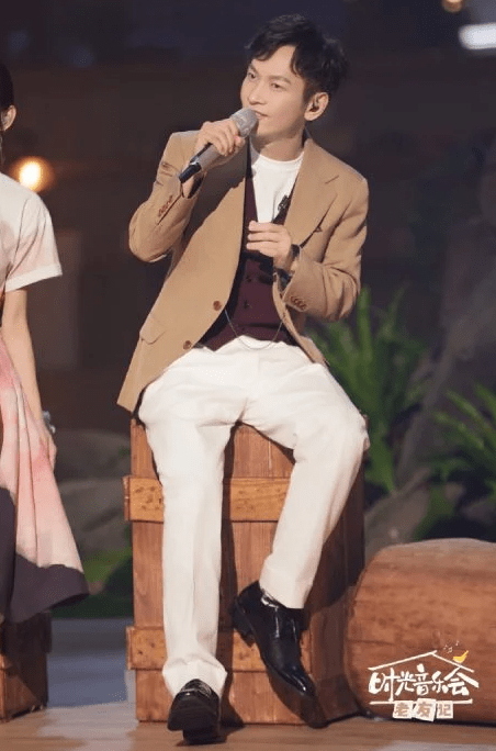 张智成接戴佩妮一通电话"出山" 歌迷狂敲碗开唱_节目_音乐会_合唱