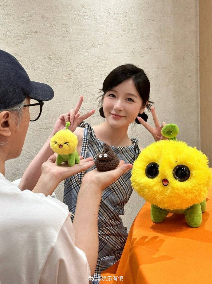 陈震宇chris 发文官宣徐娇回归周星驰公司,周星驰徐娇同框妥妥回忆杀