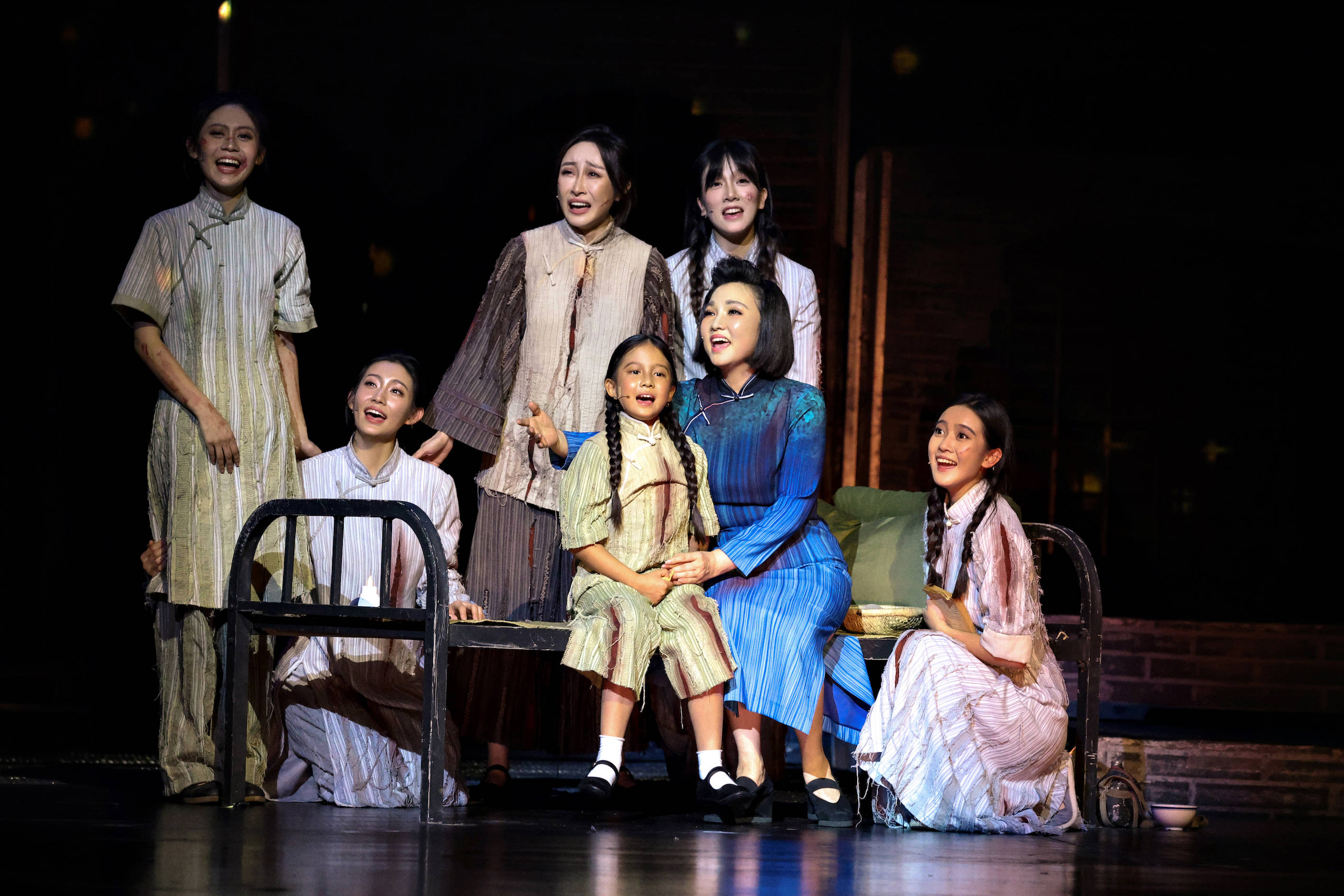 傲雪红梅怒放山城,原创音乐剧《江姐》在重庆首演_红色_观众_艺术