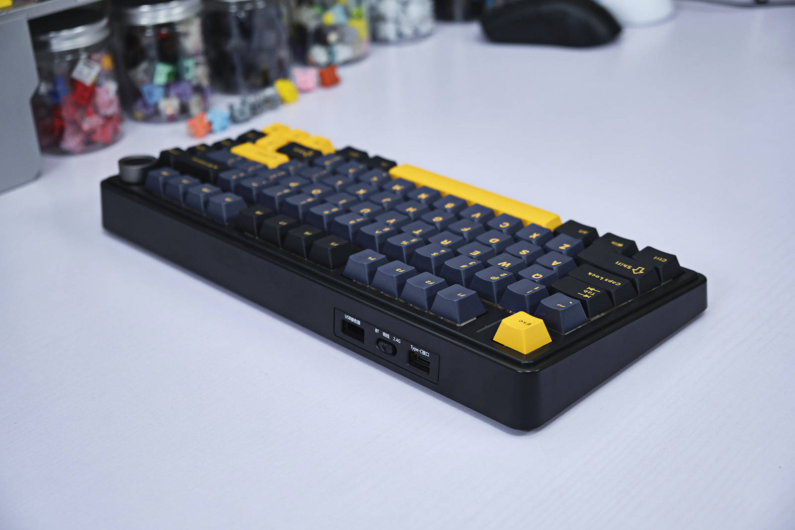 堆料和内卷的主旋律新品,狼蛛f75三模机械键盘分享_整体_键位_字符