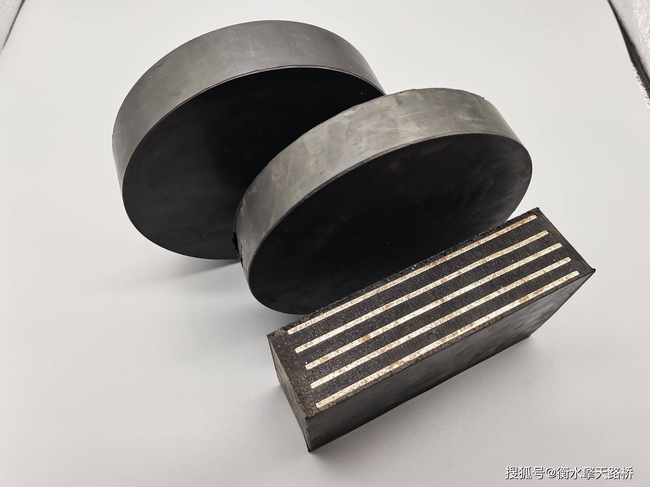 橡胶承重垫块 缓冲减震橡胶块 桥梁建筑铁路用橡胶垫板_结构_性能_的