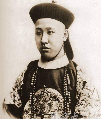 溥仪当上伪满洲国皇帝,他父亲载沣说了八个字,字字诛心_日本_连祖宗
