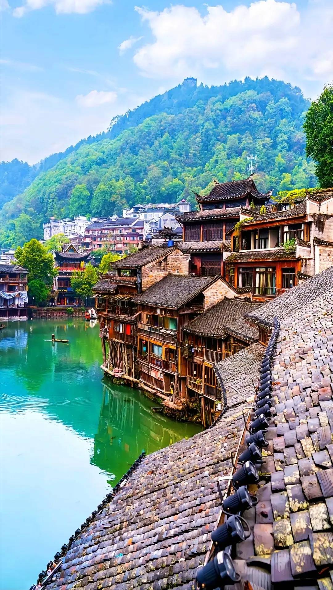 湖南湘西凤凰古城:文化遗产中的自然与历史