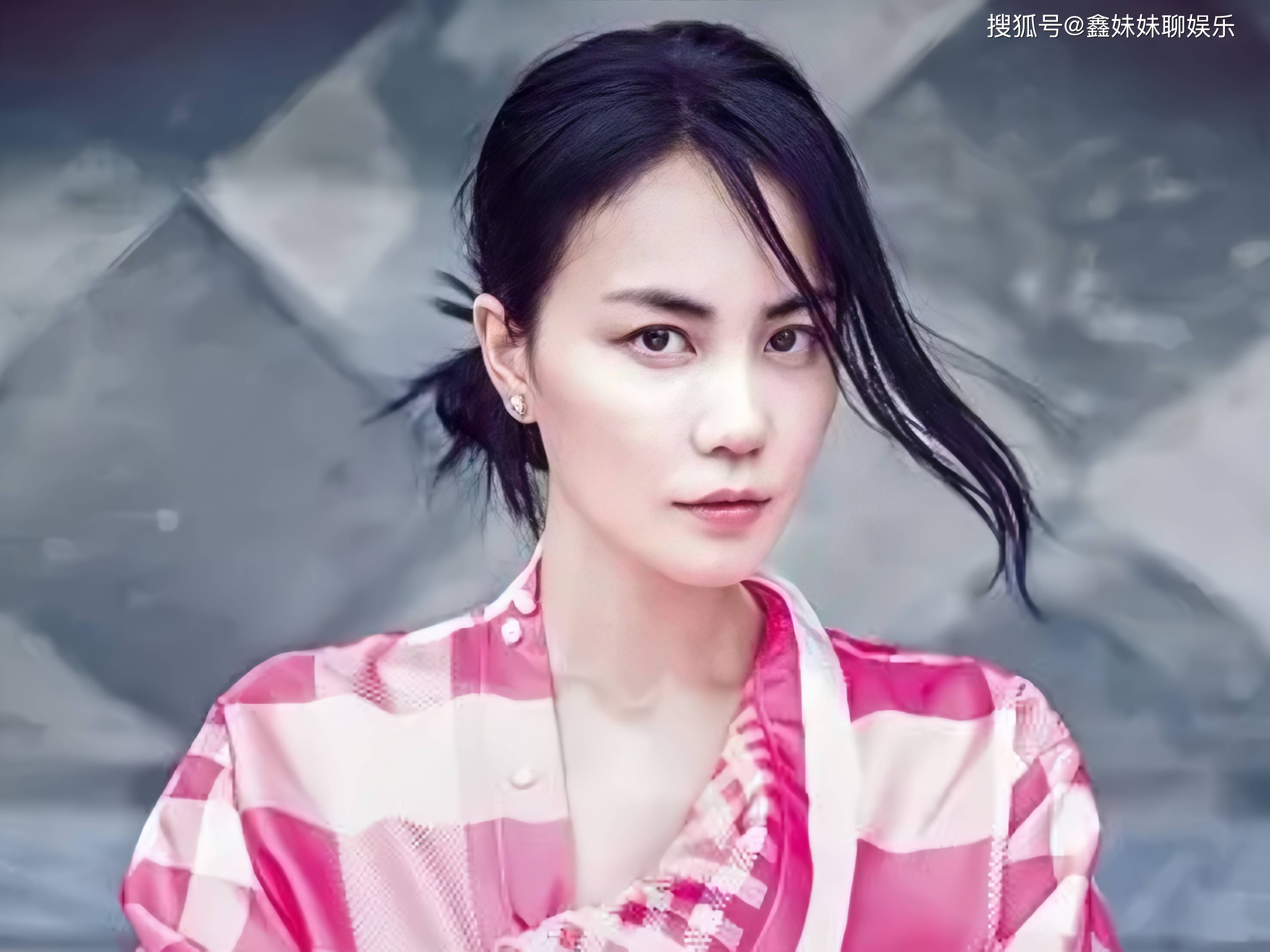 谢霆锋王菲腰间纹身曝光,深情承诺永不洗掉,王菲拒绝前夫洗纹身_感情