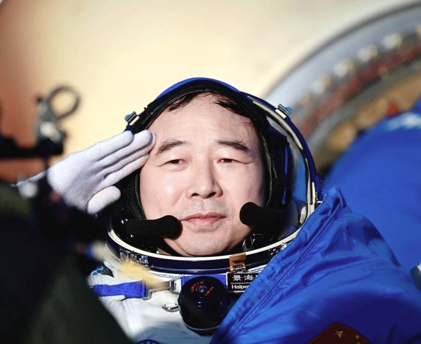 话又说回来,景海鹏将军和战友不是为个人能