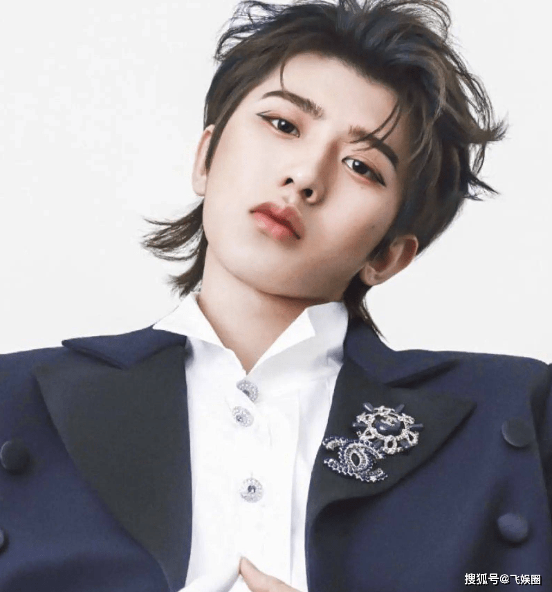 杨颖和蔡徐坤在东南亚抱团取暖,志同道合,可以互相抄一下热度_合作