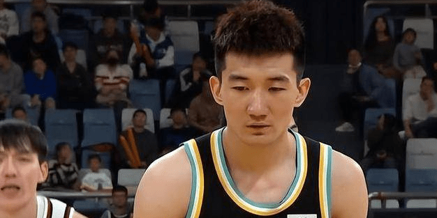 孙铭徽1人打1队!