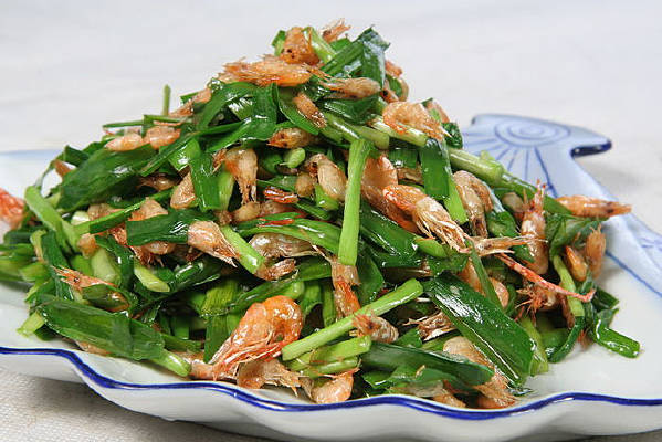 分享私房菜:"韭菜炒河虾"营养丰富,味道鲜美,带皮吃虾更补钙!