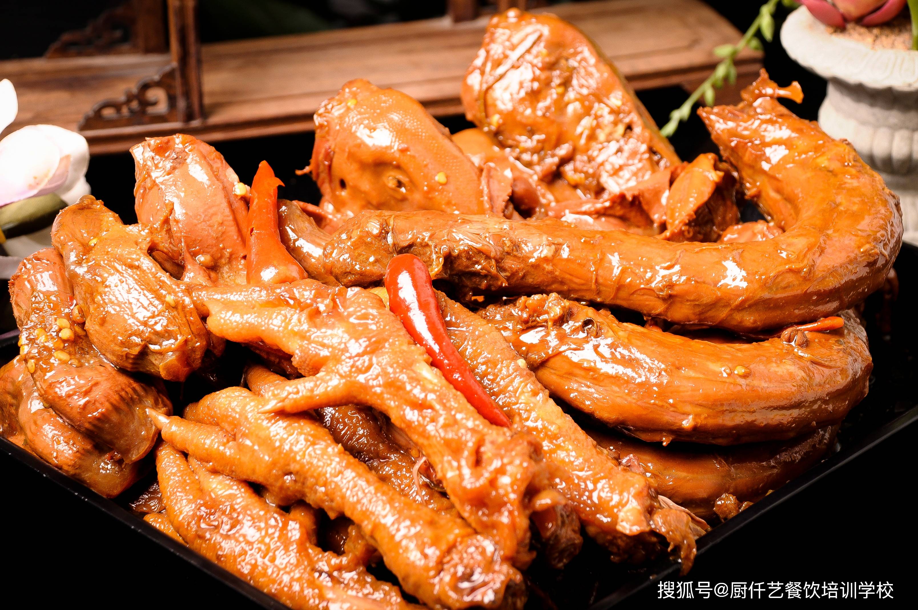 探秘餐饮技术培训学校:点亮你的美食之旅_相关_课程_操作