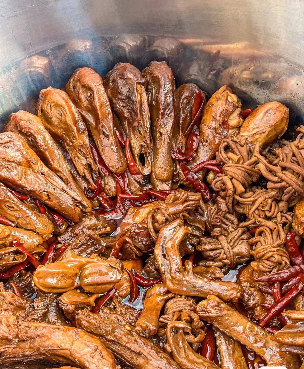 《卤味时光机：带你回到记忆中最美好的时光》