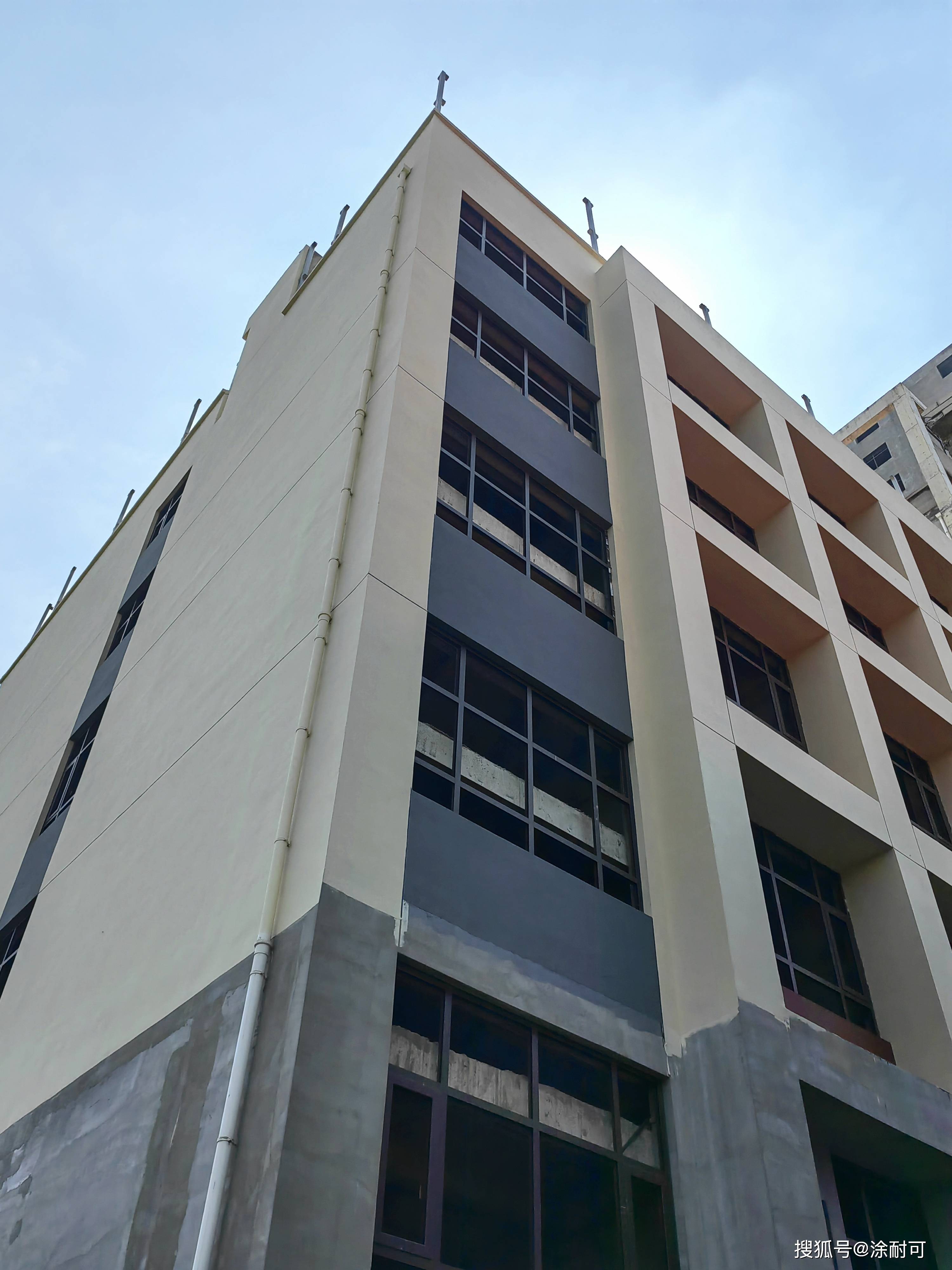 河南新密市鑫祥养老公寓,涂耐可托莱多晶彩石外立面._生产_建筑_全球