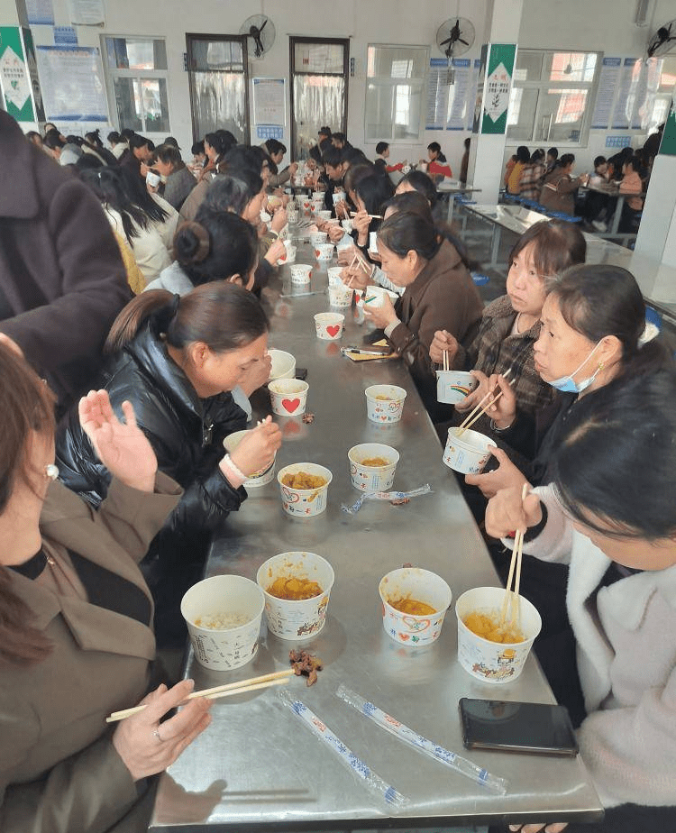 邓州市构林镇构林小学:期中表彰树榜样 扬帆奋斗再启航_家长_同学