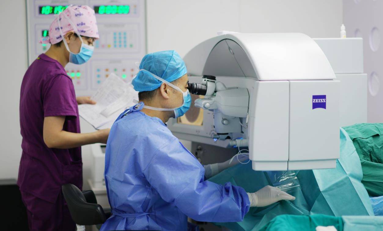 并且术前的检查能夠准确预知术后的视觉效果.