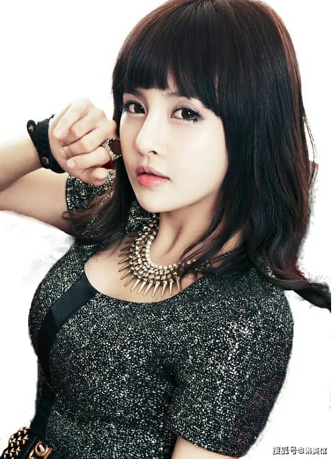 30岁全宝蓝,美丽与智慧兼具!_表演_社会_角色