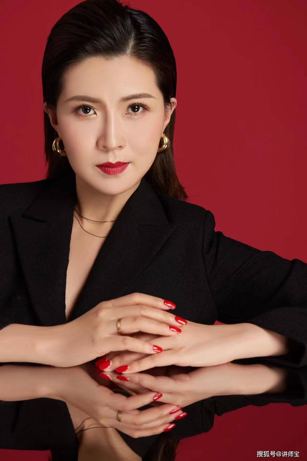 刘一菡老师,中国《ttt》内训师岗位系统训练专家,广