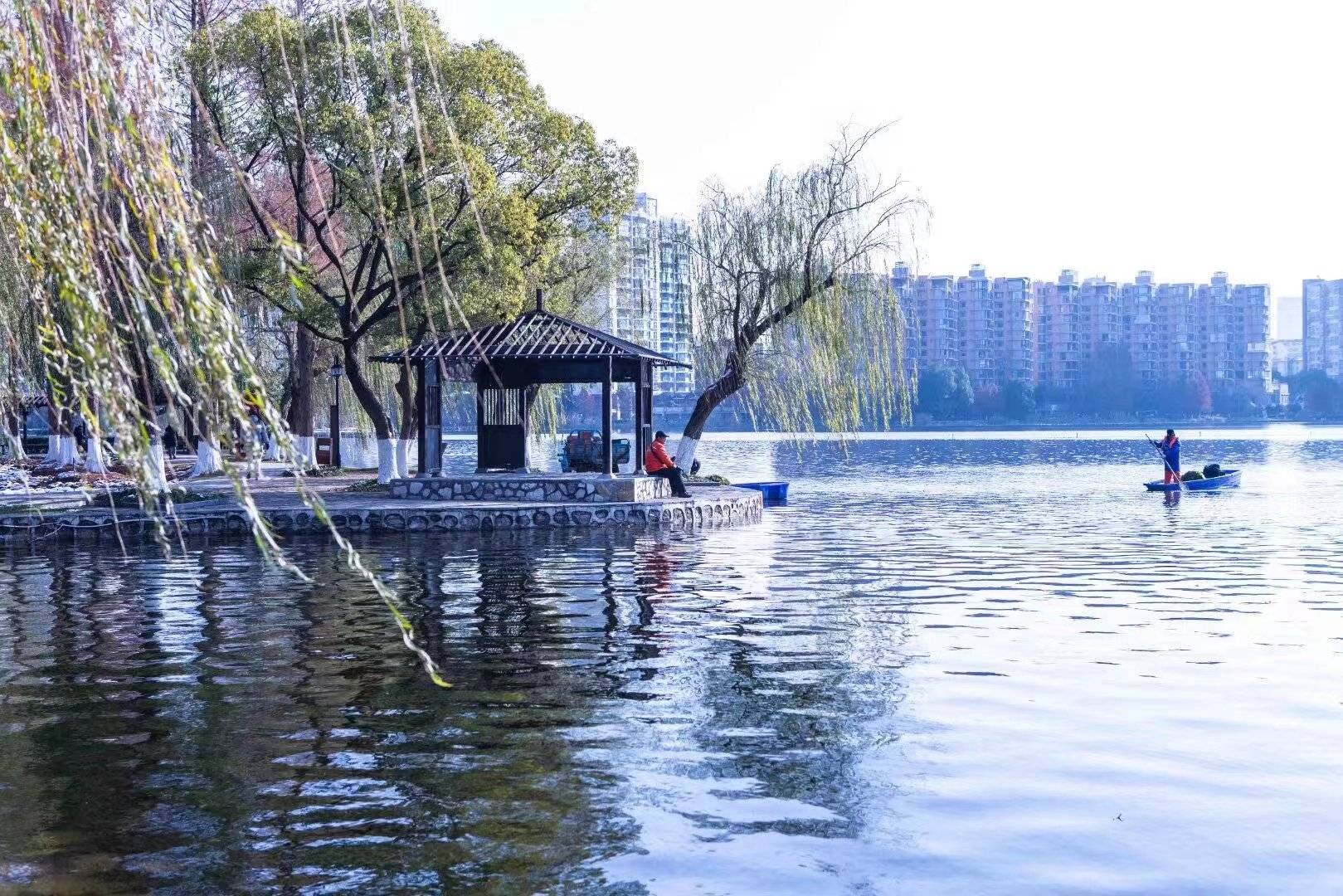 千百年来,莫愁女作为一个艺术形象,从诗词到绘画,从戏曲到影视,莫愁女