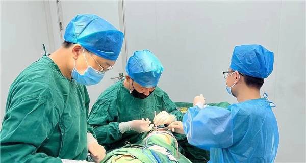 上海李国珍医生腿部吸脂,打造完美双腿_脂肪_手术_大腿