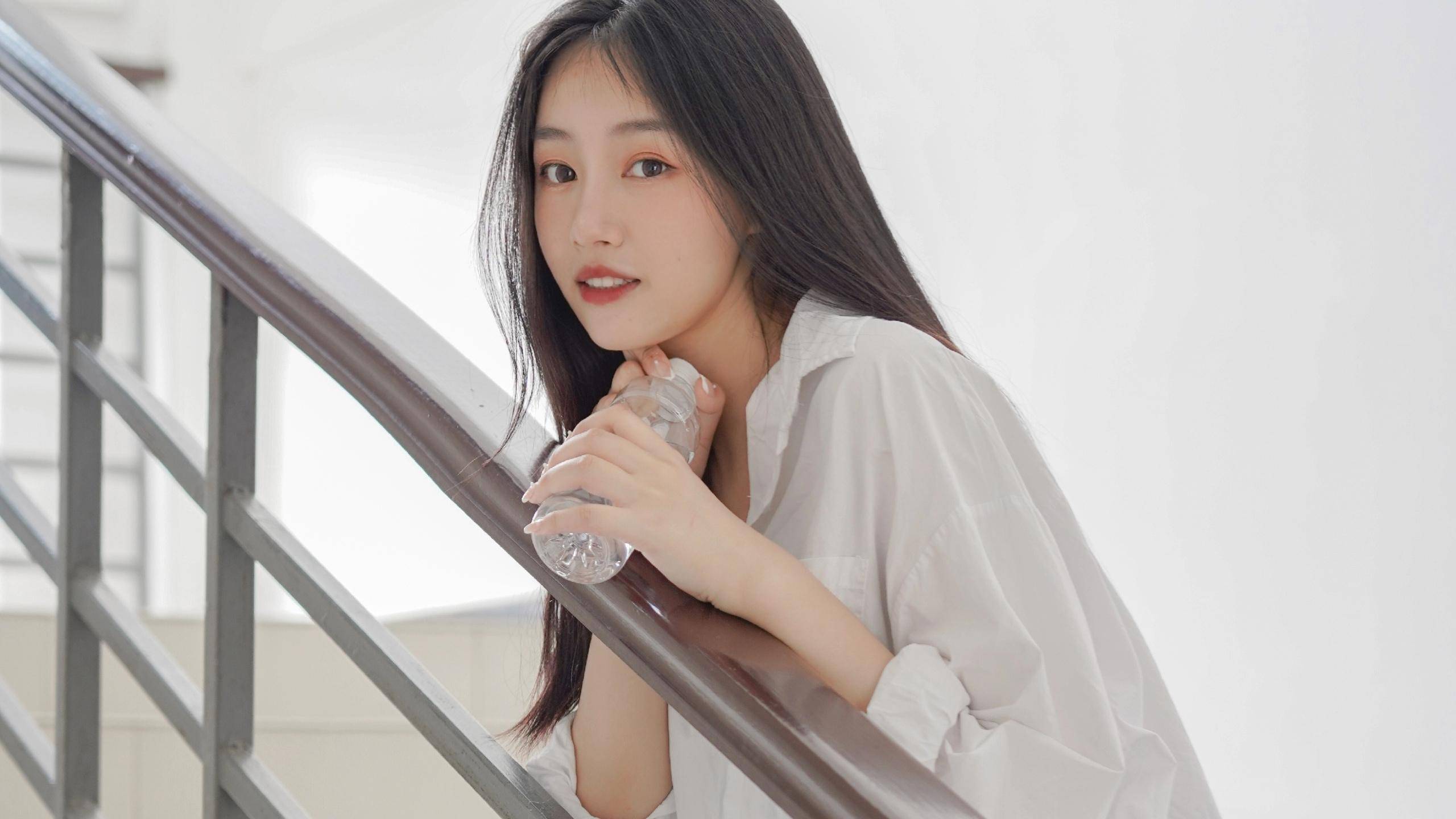 一向讨厌婚外情的我,却被困在婚外情里无法自拔