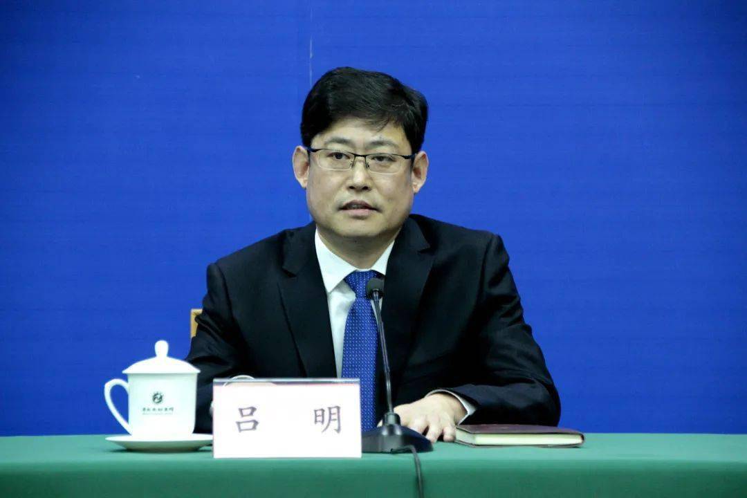 省粮食和储备局粮食储备处处长吕明