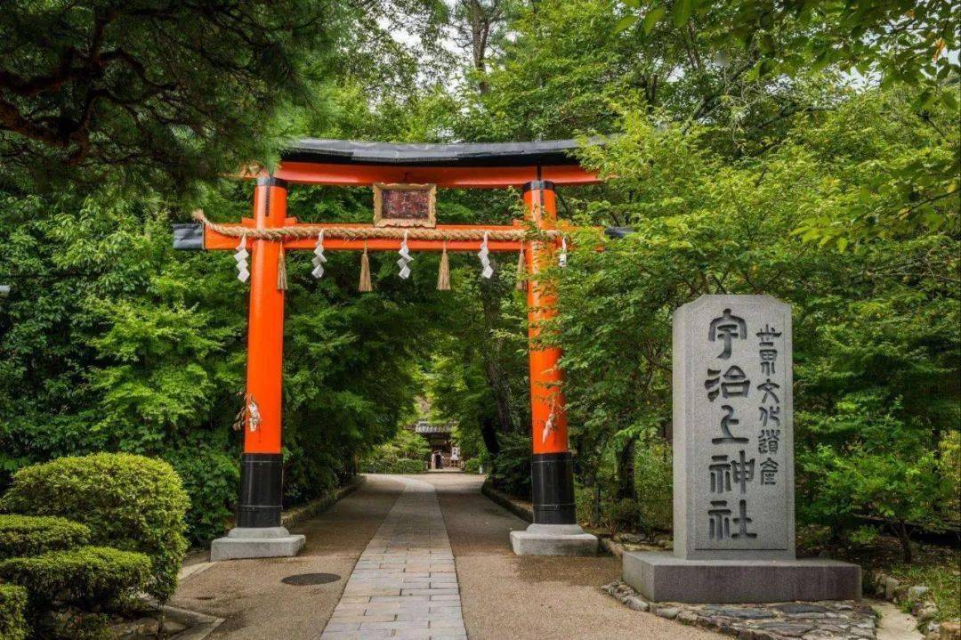 寺庙或神社的御守就足够啦~与我国文化中讲求的"十全十美"不一样的是