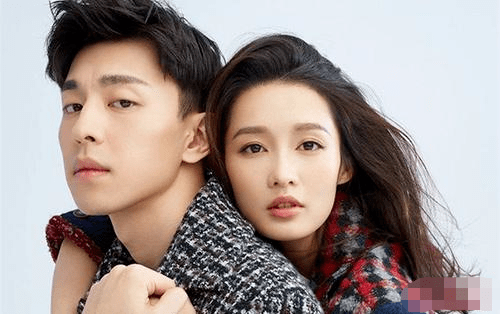 而李沁为啥不来呢,因为李沁跟邓伦同属一个经纪人,公钰涵,而这部剧的