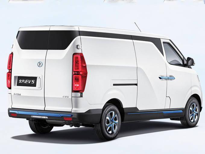 北汽昌河的这两款车均为新能源物流车,分别为ev2,ev5.