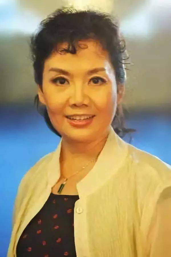 她的儿女都是明星但晚年生活却是孤苦伶仃