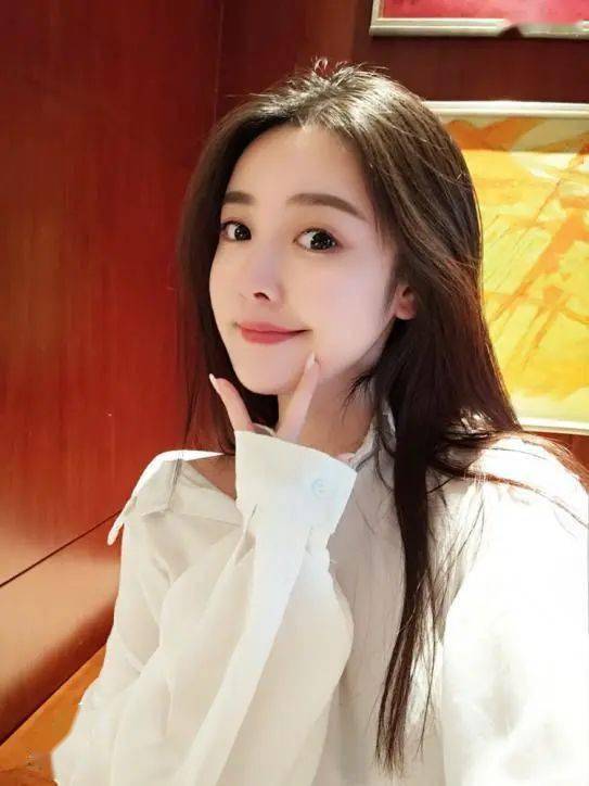 雨宝在唱歌新歌发布吸睛又吸金花椒直播造星能力获赞